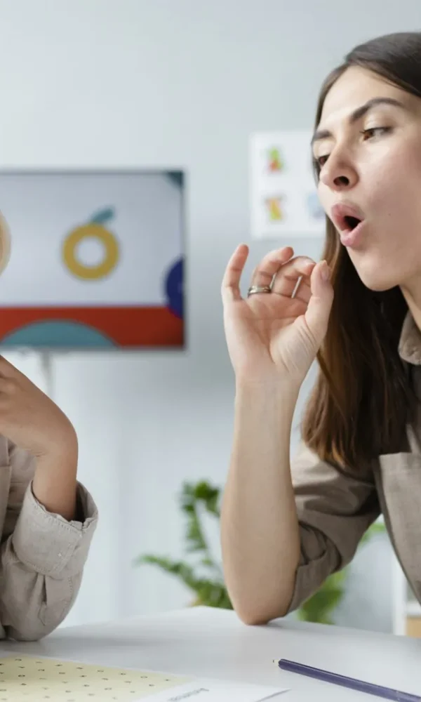 گفتاردرمانی مربی با کودک