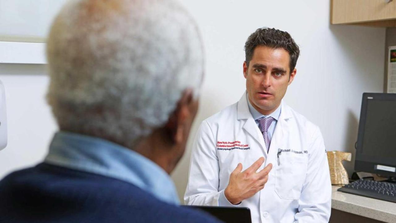 صحبت دکتر با بیمار